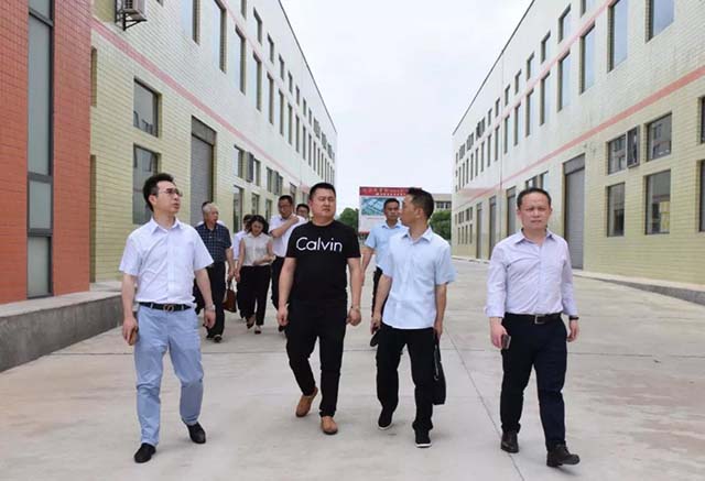 汪洋副縣長及多家銀行負責(zé)人蒞臨澤恩參觀       